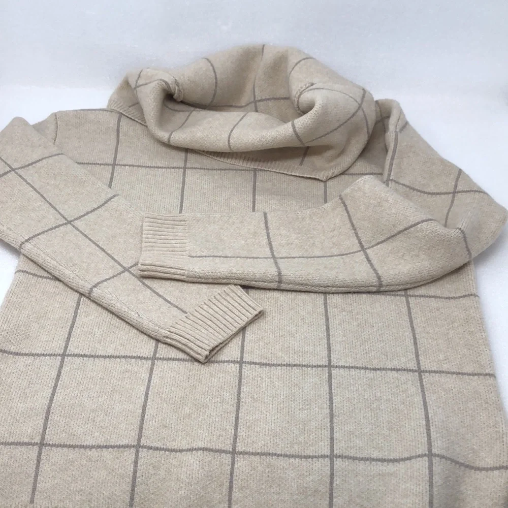 "The Anna" Oatmeal/Beige Window Pane Turtleneck Size Medium - Picture 10 of 12
